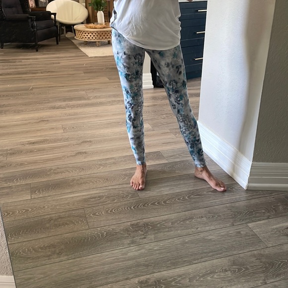 LuluLemon leggings - Size 4 - Picture 2 of 10